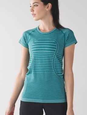 Lululemon swiftly tech short sleeve crew size 6